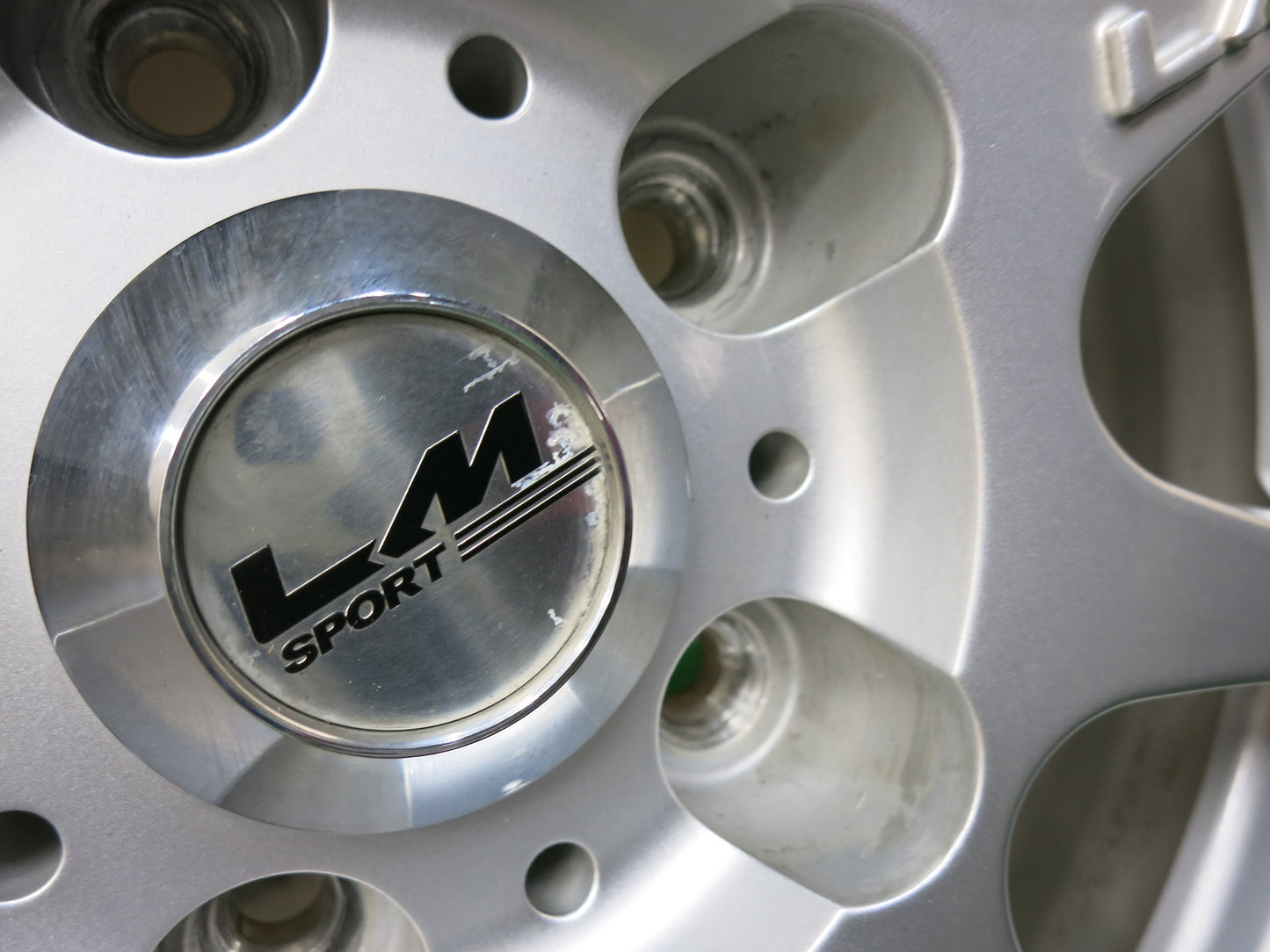 [送料無料]バリ溝！キレイ！9.5分★スタッドレス 215/55R17 ピレリ アイス ゼロ R LM SPORT LMスポーツ 17インチ PCD114.3/5H★3031101ヒス