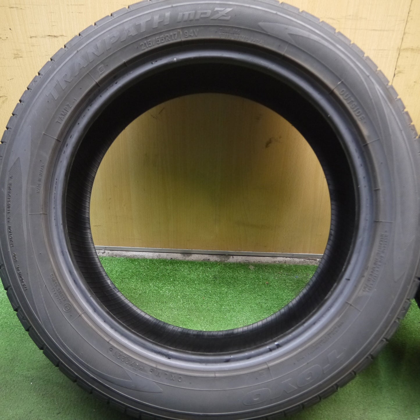 *送料無料*バリ溝！21年！9分★215/55R17 トーヨー トランパス MPZ タイヤ 17インチ エスティマ カムリ クラウン マジェスタ 等★3121904Hノタ