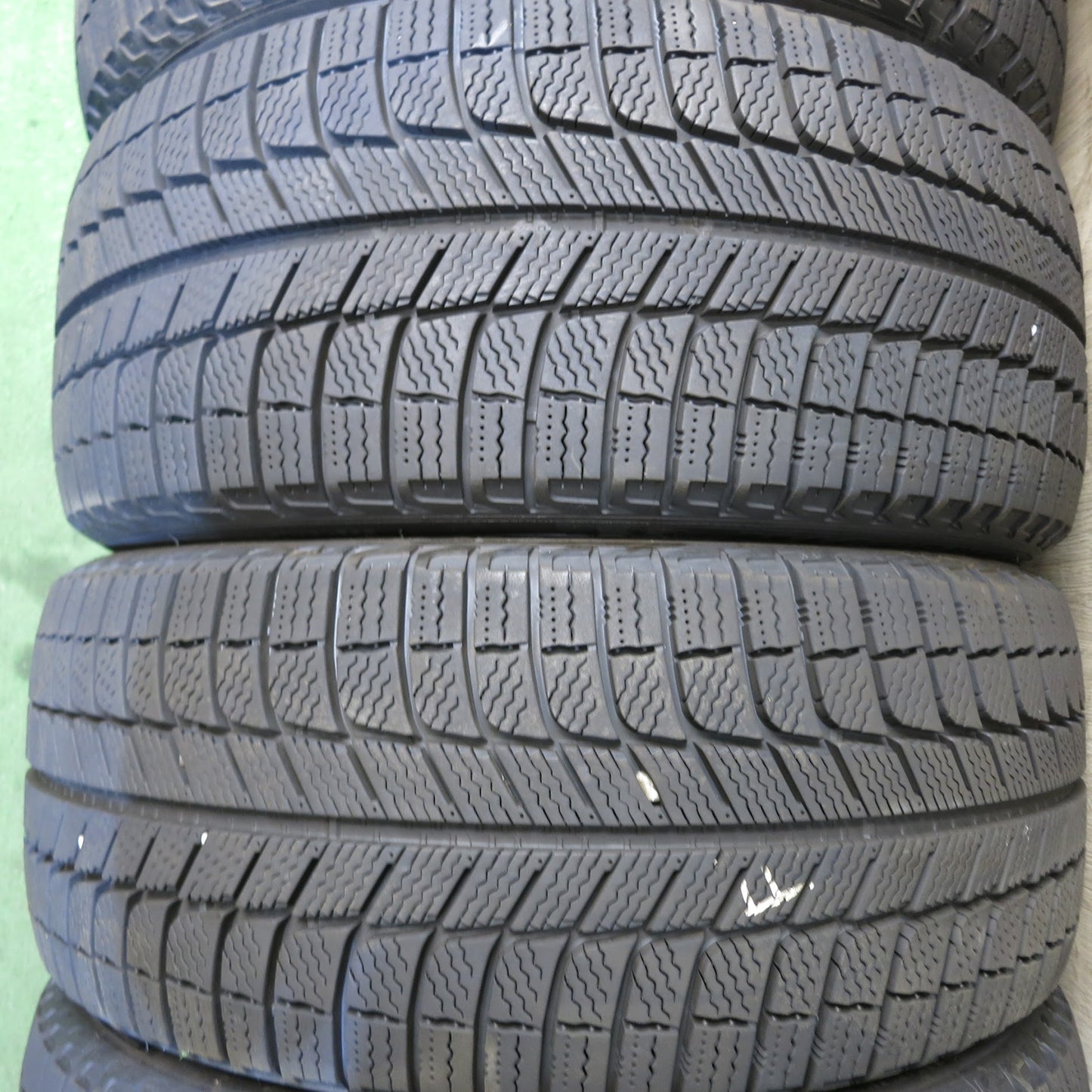 [送料無料]バリ溝！19年！9.5分★スタッドレス 225/45R17 ミシュラン X-ICE3+ タイヤ 17インチ レガシィ インプレッサ BRZ 86 スカイライン 等★3062117Hスタ