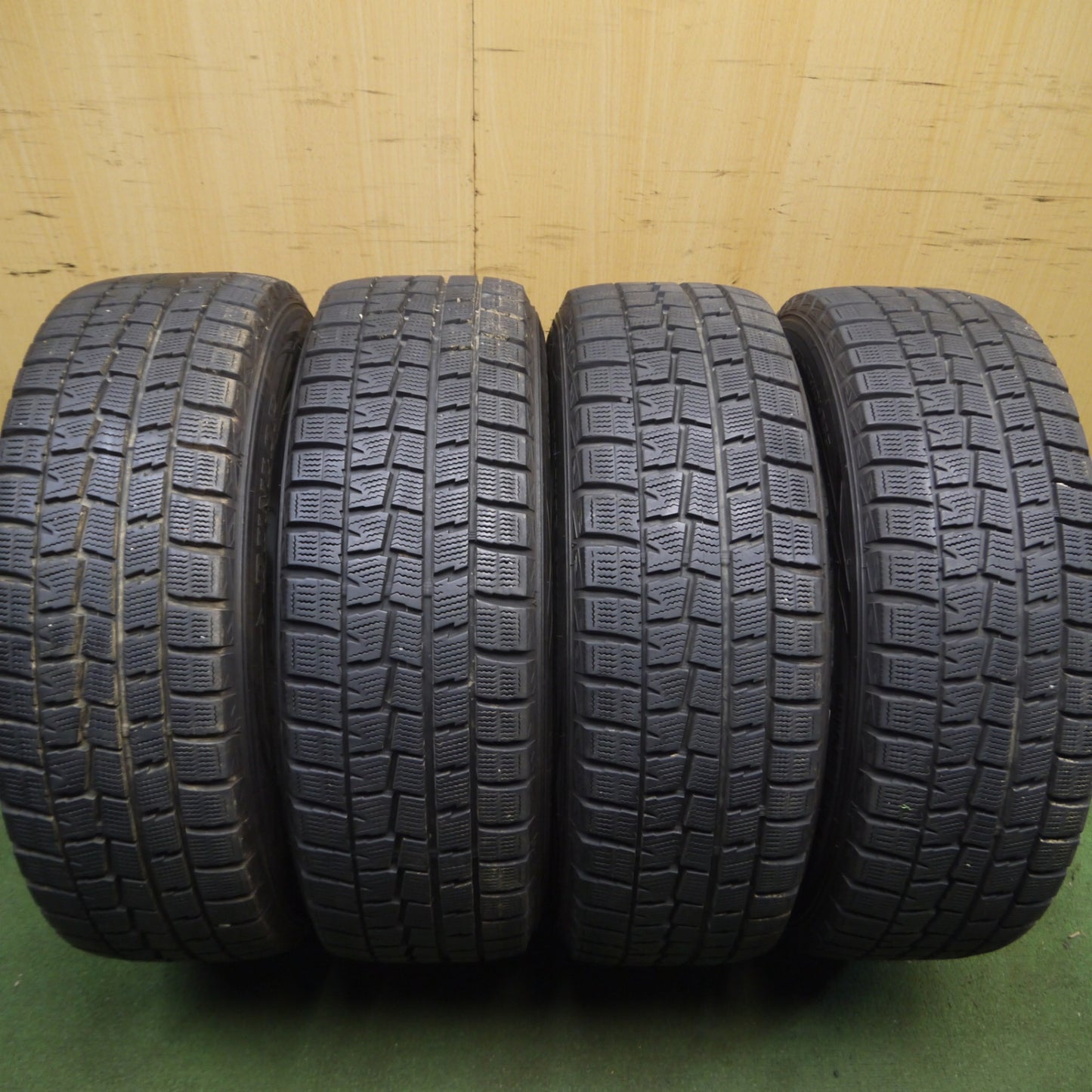 *送料無料*バリ溝！キレイ！9.5分★スタッドレス 205/60R16 ダンロップ ウインターマックス WM01 JOKER ジョーカー 16インチ PCD100/5H★4013004Hス