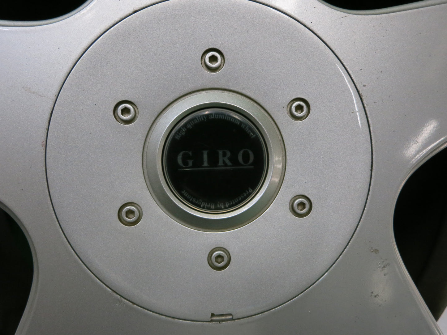 [送料無料]バリ溝！19年！9.5分★スタッドレス 215/60R17 グッドイヤー アイスナビ6 GIRO 17インチ PCD100 114.3/5H★2090201ヒス