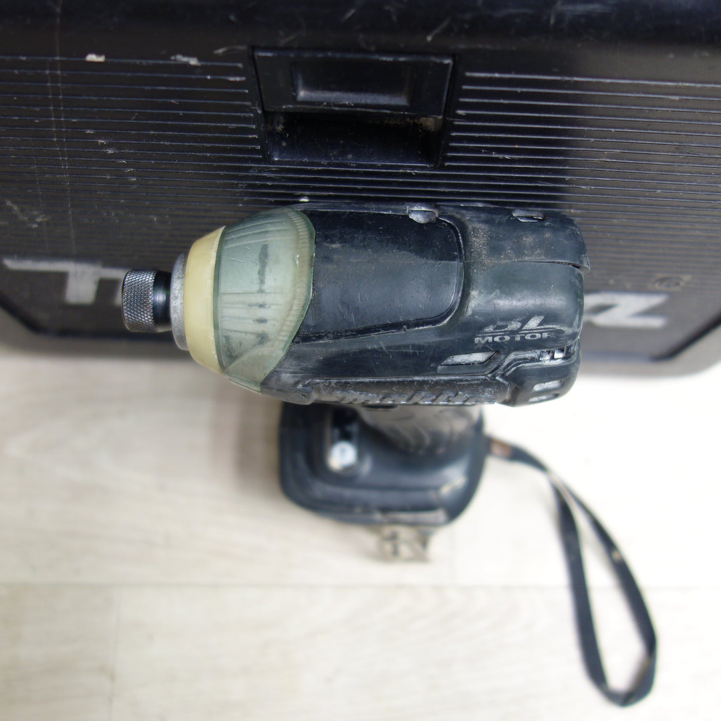 [送料無料] 動作品☆makita マキタ 充電式 インパクトドライバ 14.4V TD136D 本体のみ☆