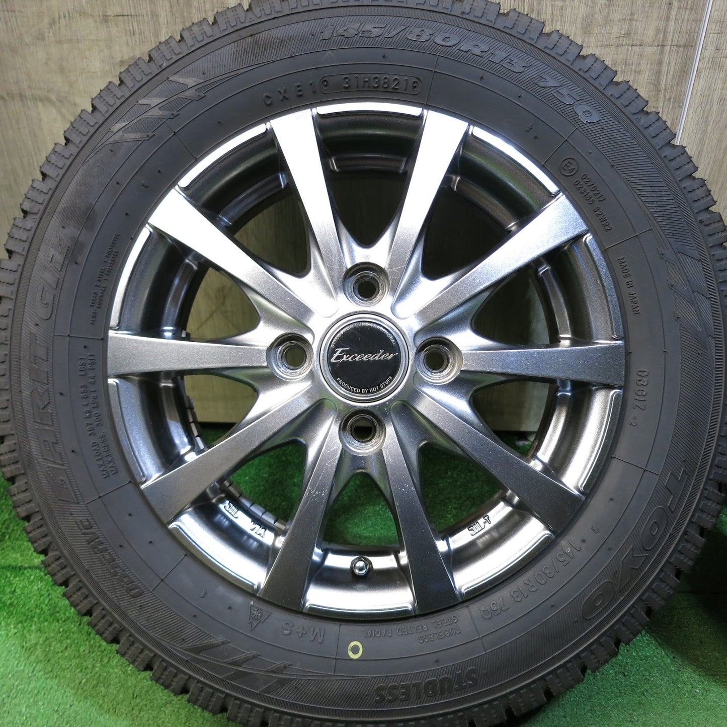 [送料無料]バリ溝！21年！9.5分以上★スタッドレス 145/80R13 トーヨー オブザーブ ガリット GIZ Exceeder エクシーダー 13インチ PCD100/4H★3041401Hス