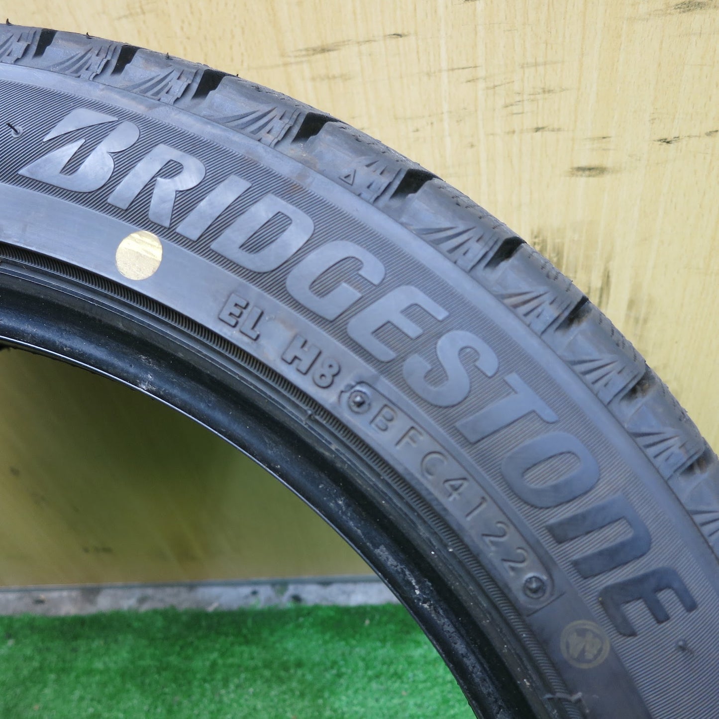 [送料無料]超バリ溝！22年！ほぼ10分★スタッドレス 225/45R17 ブリヂストン ブリザック VRX3 タイヤ 17インチ レクサス IS ゴルフ アウディA3 等★3032705Hスタ