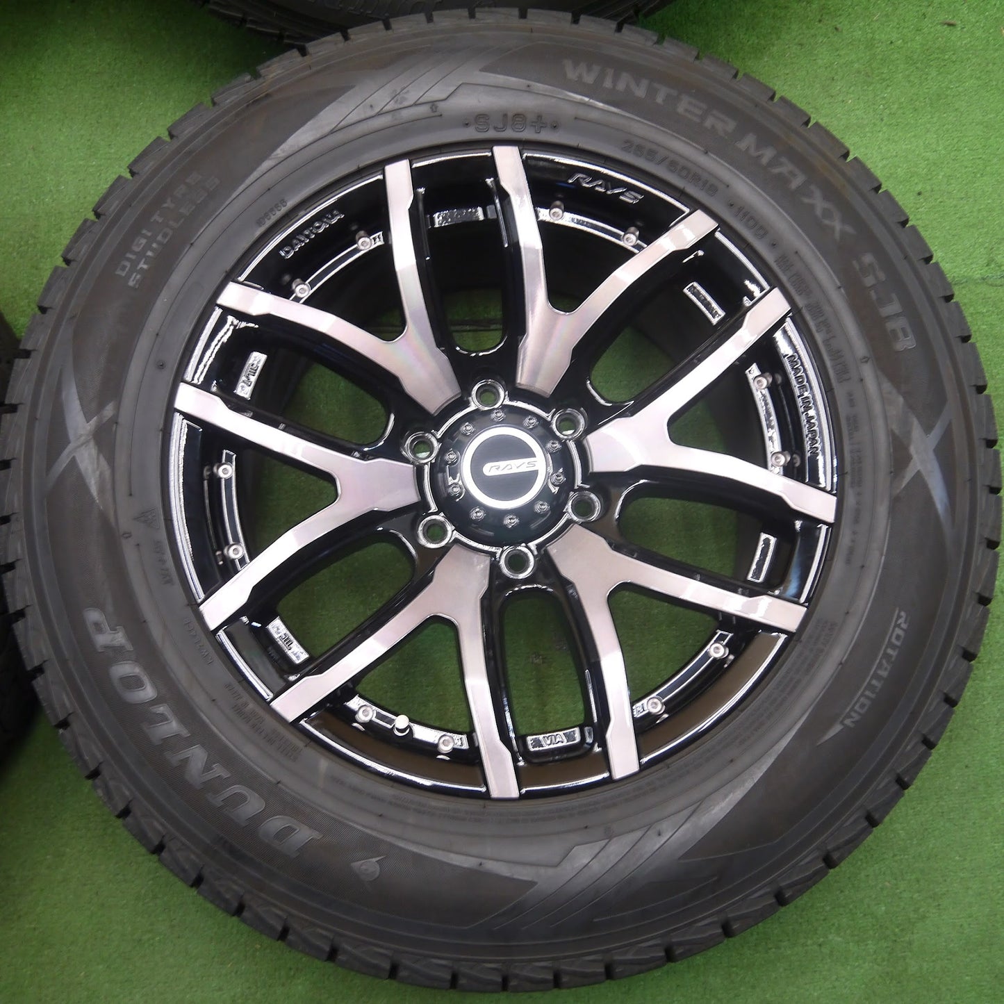 [送料無料]バリ溝！21年！綺麗！9.5分以上★RAYS Team DAYTONA FDX-F6 265/60R18 スタッドレス ダンロップ SJ8 レイズ チームデイトナ PCD139.7/6H★3053001クス