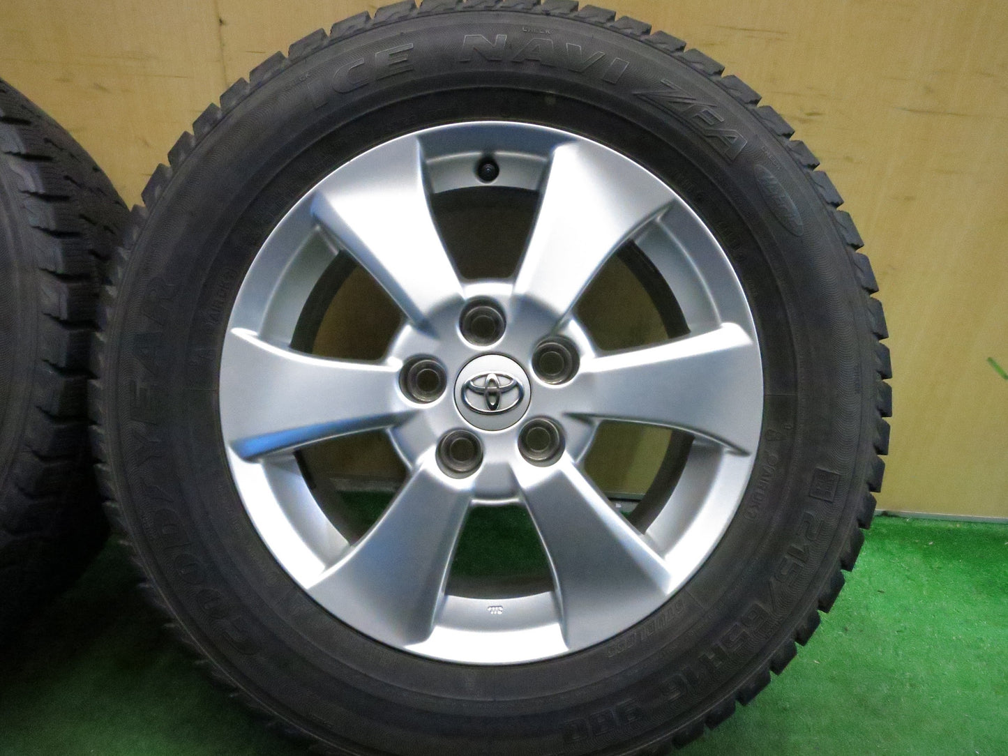 [送料無料]キレイ★トヨタ 20系 アルファード ヴェルファイア 純正 215/65R16 スタッドレス グッドイヤー アイスナビ ZEA 16インチ PCD114.3/5H★3020311Hス
