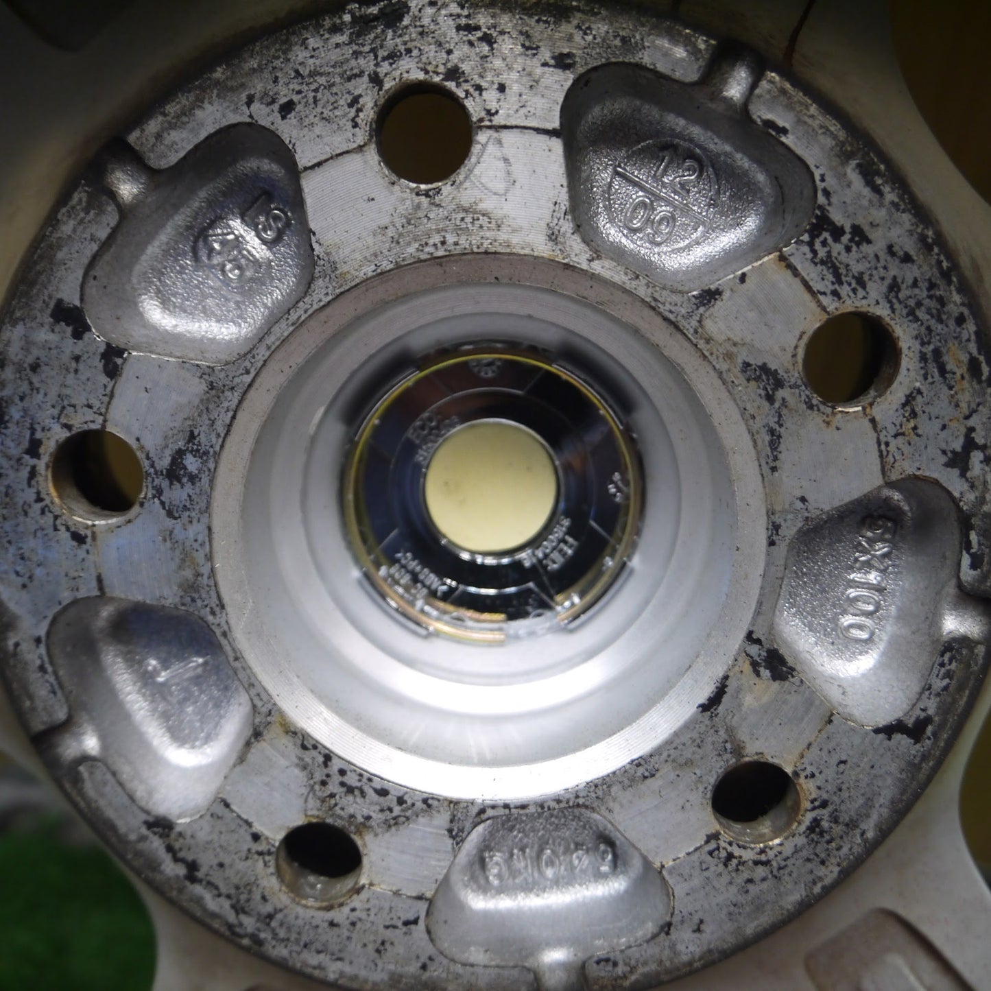 [送料無料]超バリ溝！キレイ！ほぼ10分★スタッドレス 195/65R15 グッドイヤー アイスナビ6 FEID 15インチ PCD114.3/5H★3111305Hス
