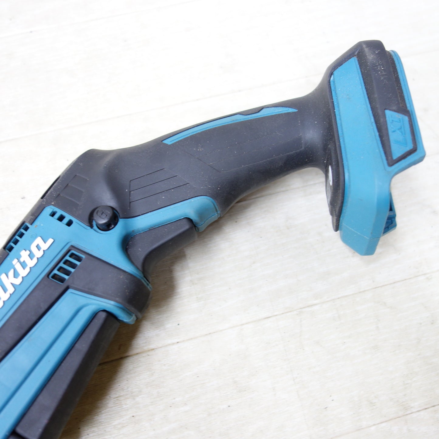 [送料無料] キレイ◆makita マキタ 充電式レシプロソー JR184DT 18V 切断機 電動工具 セーバーソー 本体のみ◆
