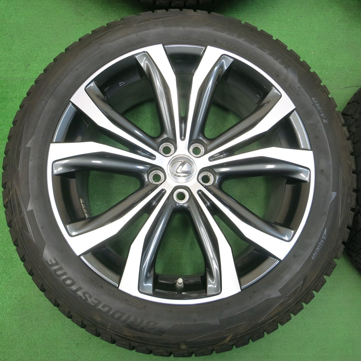 *送料無料* センサー付！バリ溝！キレイ！9分★レクサス RX450h 純正 235/55R20 スタッドレス ブリヂストン ブリザック DM-V2 PCD114.3/5H★4022607イス