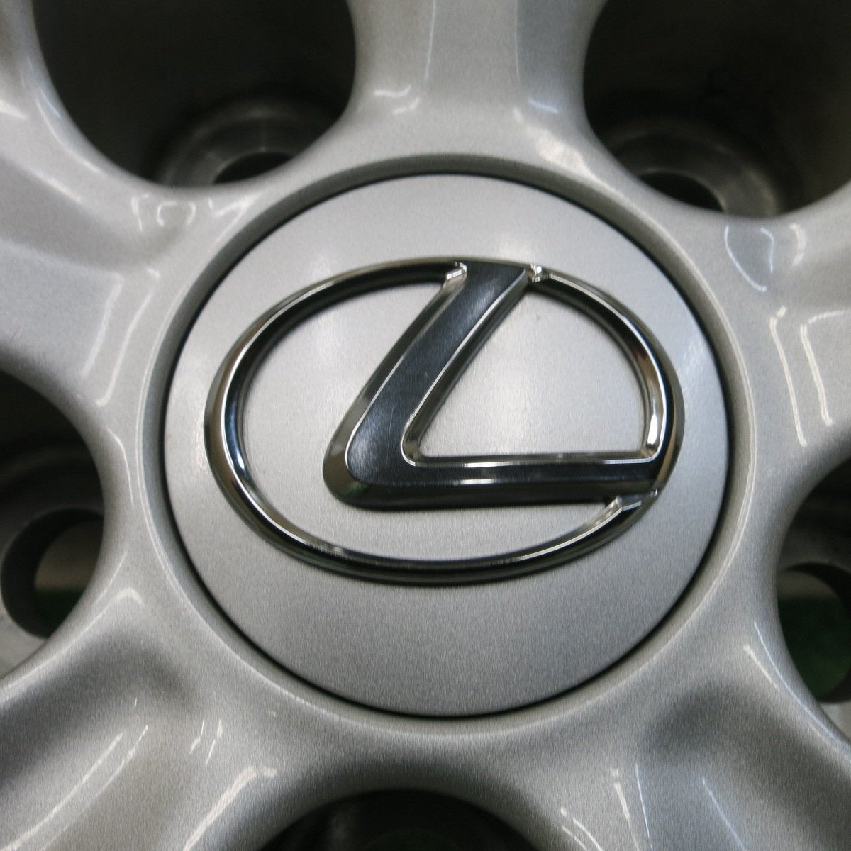 [送料無料]キレイ★レクサス 10系 GS300h 純正 ホイール 17インチ 17×7.5J PCD114.3/5H★3101403イホ