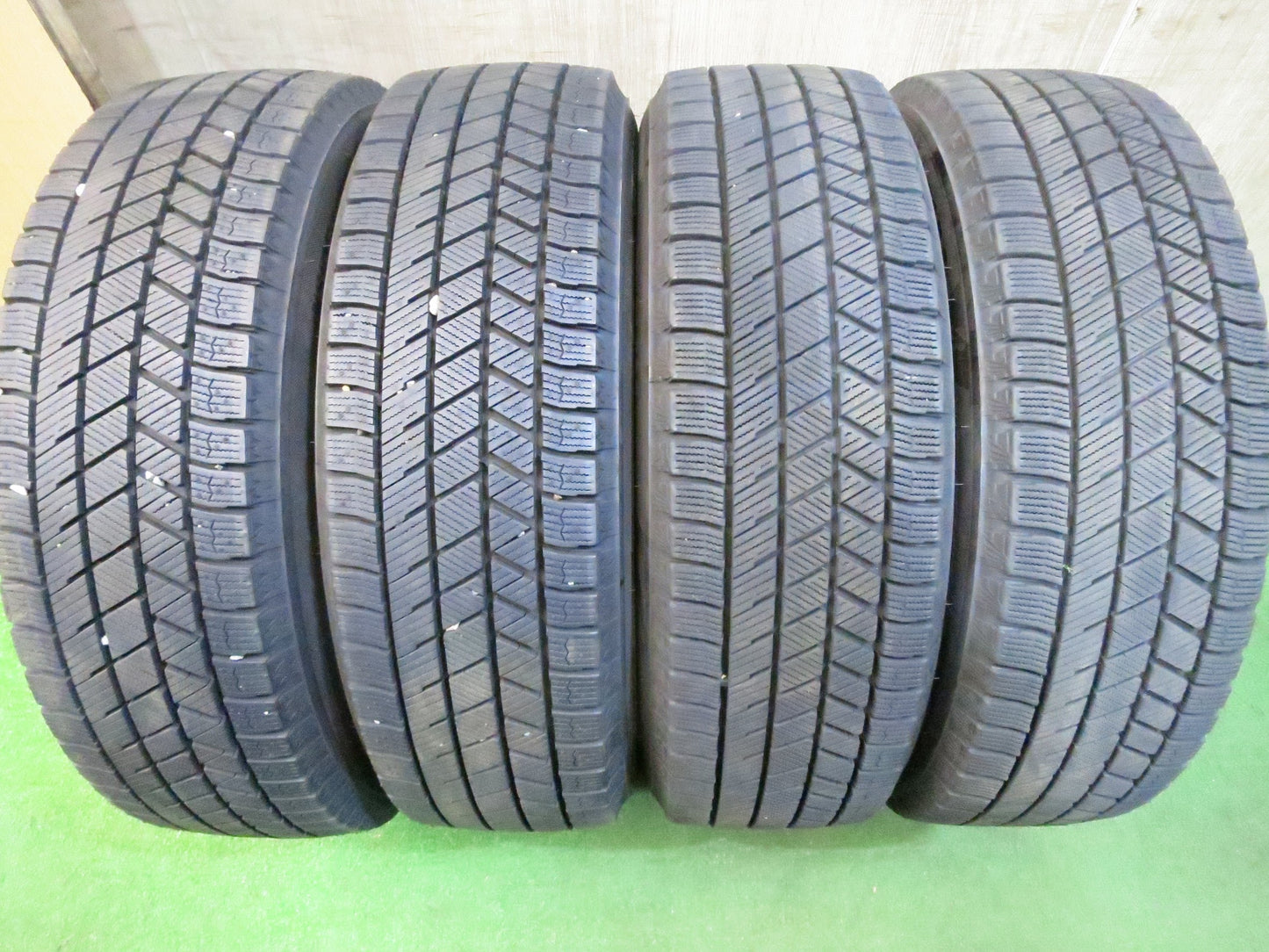 [送料無料]バリ溝！21年！キレイ！9.5分以上★スタッドレス 175/65R15 ブリヂストン ブリザック VRX3 TOPRUN トップラン 15インチ PCD100/4H★3030104Hス