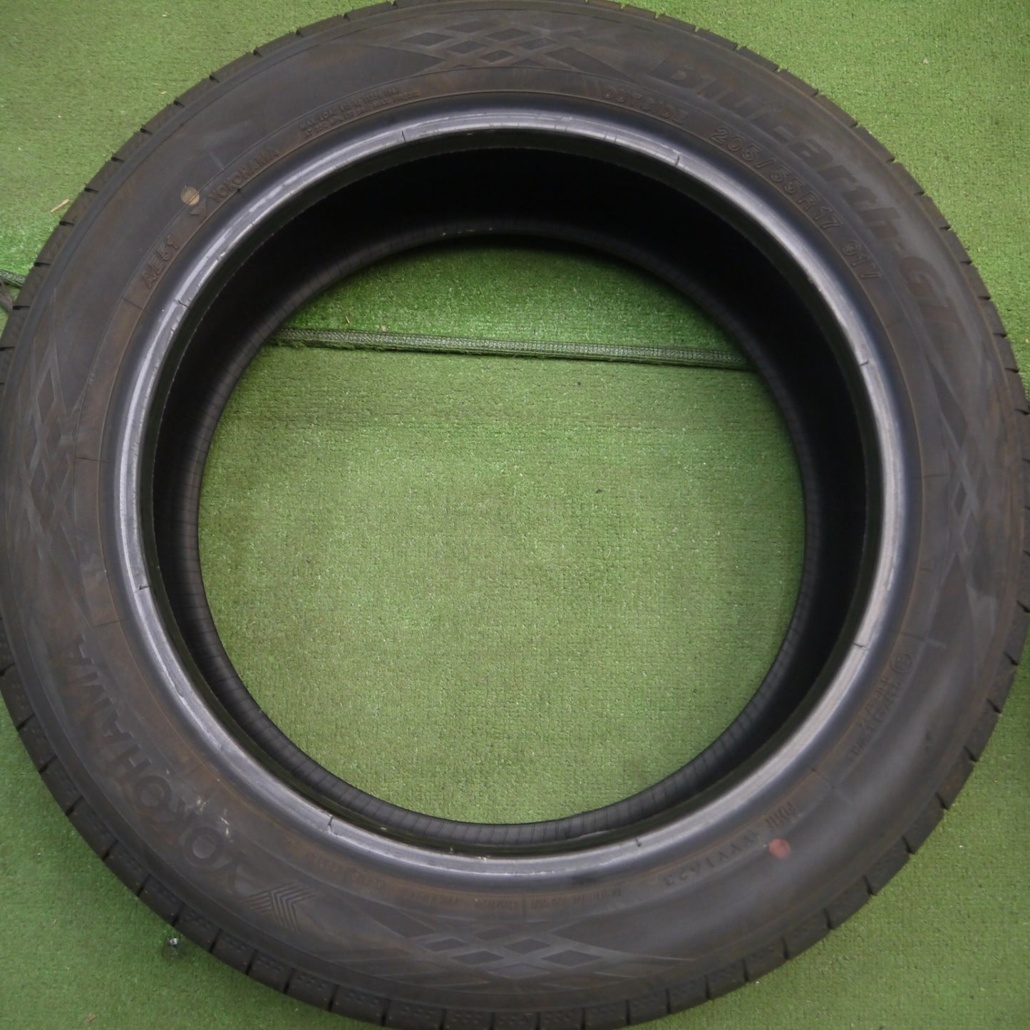 *送料無料* 新車外し！23年★205/55R17 ヨコハマ BluEarth-GT AE51 タイヤ ブルーアース 17インチ ノア ヴォクシー 等★4021909Hノタ
