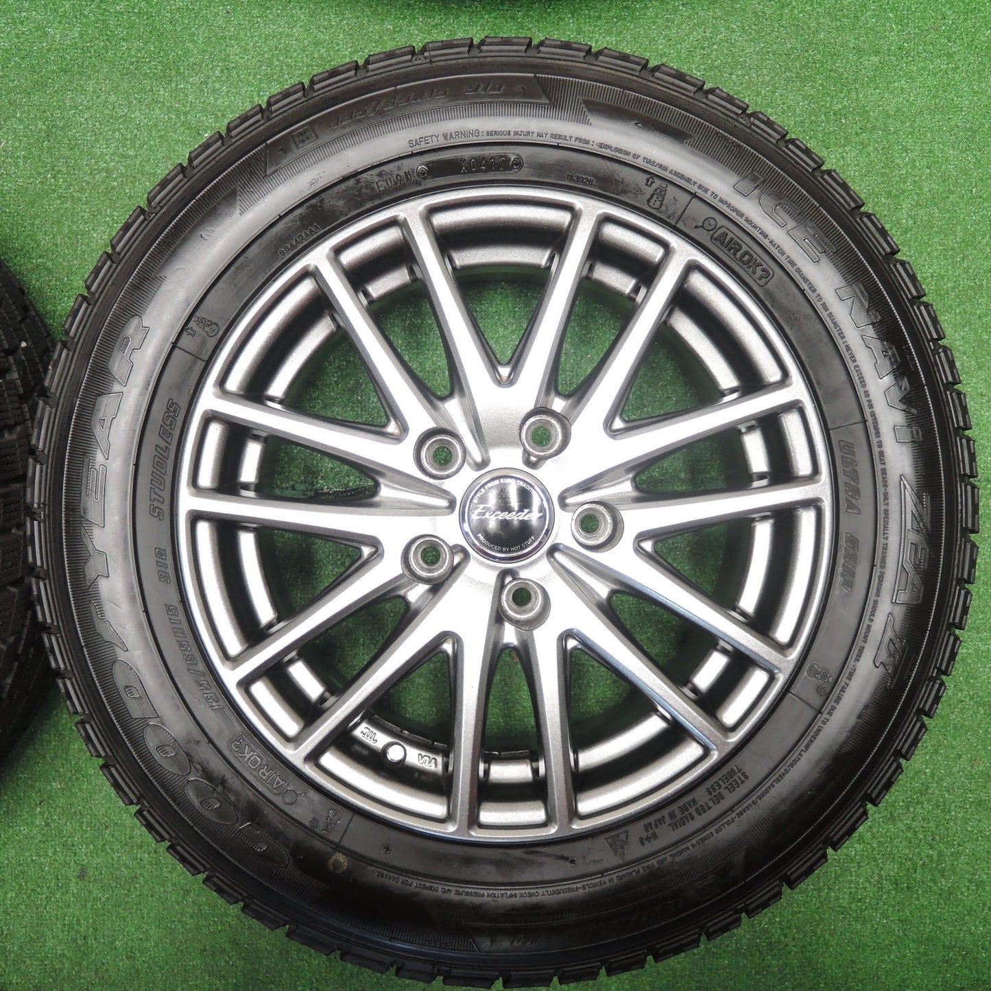 [送料無料]超バリ溝！キレイ！ほぼ10分★スタッドレス 195/65R15 グッドイヤー アイスナビ ZEA2 Exceeder エクシーダー 15インチ PCD114.3/5H★3090901NJス