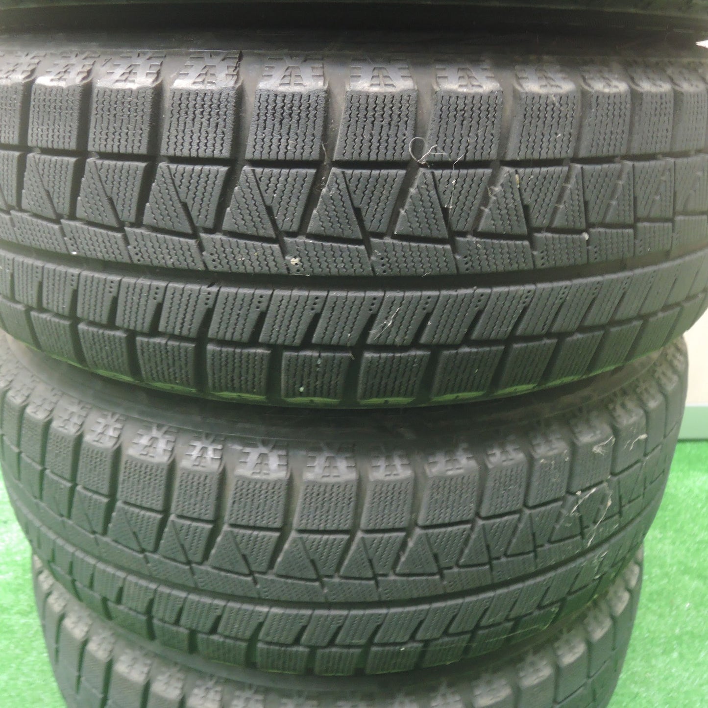 [送料無料]バリ溝！キレイ！9分★スタッドレス 195/65R15 ブリヂストン ブリザック REVO GZ BALMINUM バルミナ 15インチ PCD114.3/5H★3082109SYス
