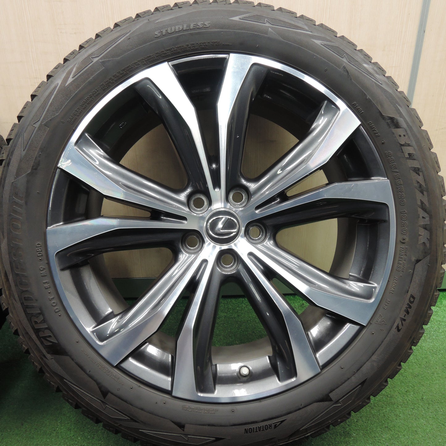 *送料無料*センサー付★レクサス 20系 RX バージョンL 純正 235/55R20 スタッドレス ブリヂストン ブリザック DM-V2 PCD114.3/5H★3122312HAス