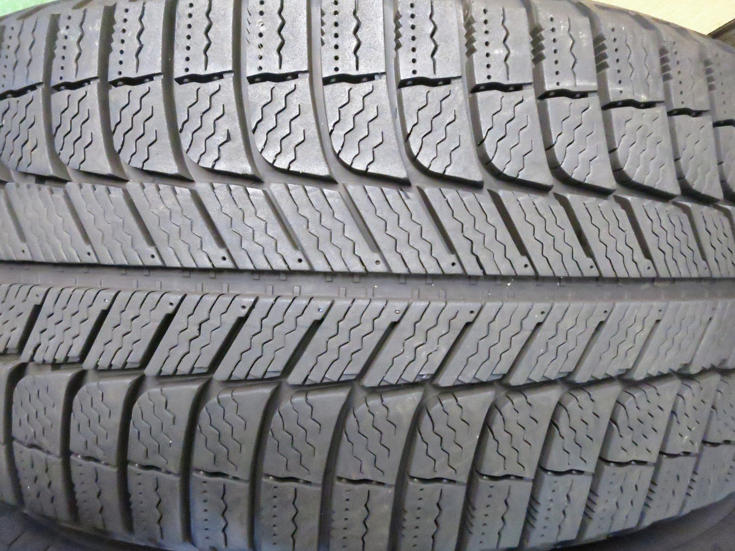 [送料無料]バリ溝！19年！9.5分★スタッドレス 235/55R18 ミシュラン X-ICE3+ タイヤ ハリアー ボルボ XC40 ワーゲン 等★3022006Hスタ