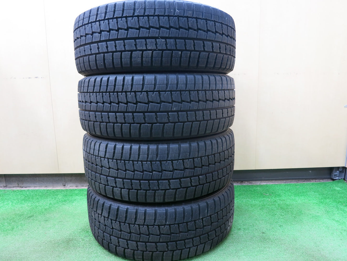 [送料無料]バリ溝！9.5分★スバル レヴォーグ レガシィ WRX S4 純正 225/45R18 スタッドレス ダンロップ ウインターマックス WM01 PCD114.3/5H★3012802ヒス