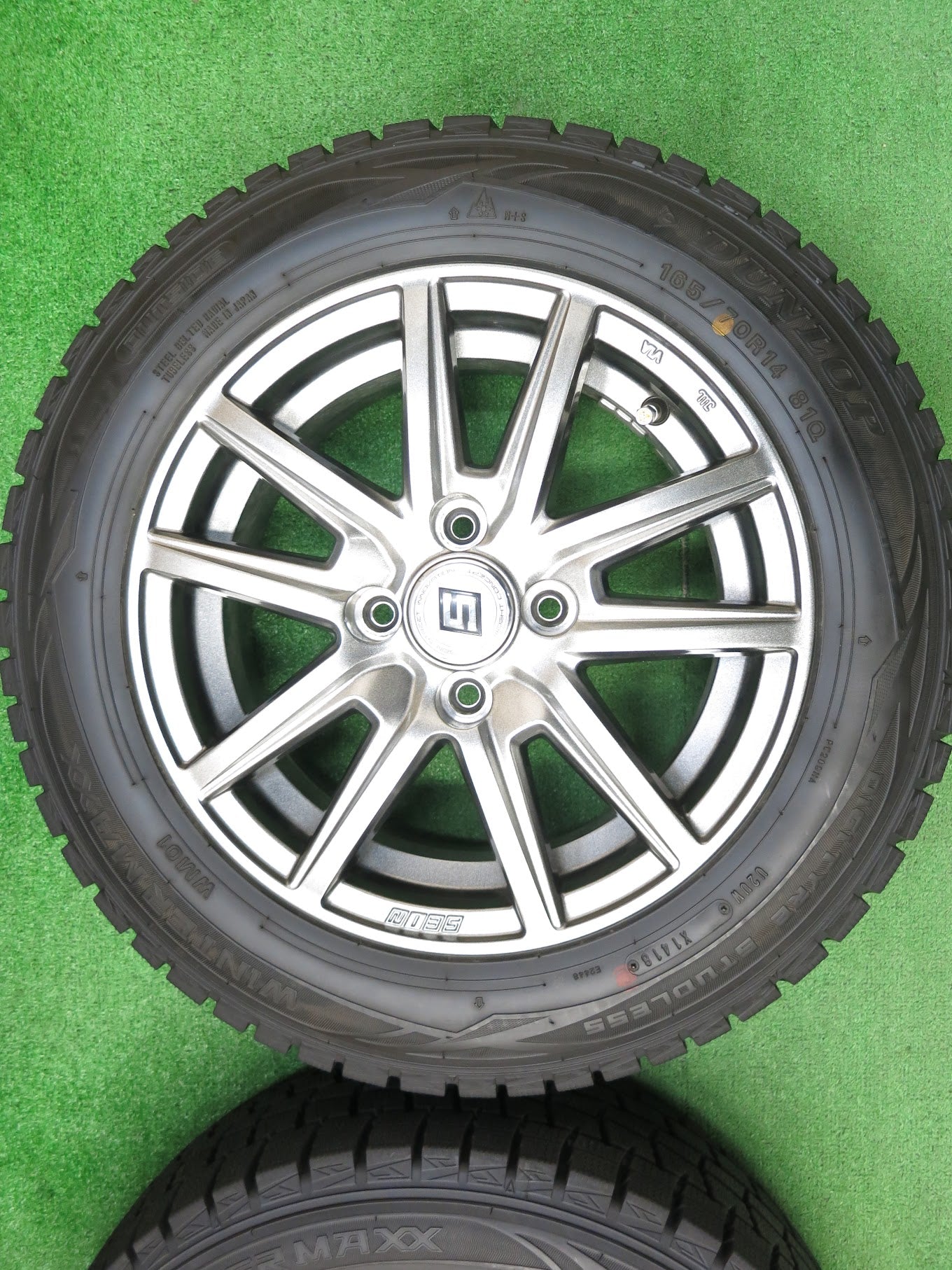 [送料無料]バリ溝！18年！ほぼ10分★スタッドレス 165/70R14 ダンロップ ウインターマックス WM01 SEIN ザイン 14インチ PCD100/4H★2121402ヒス
