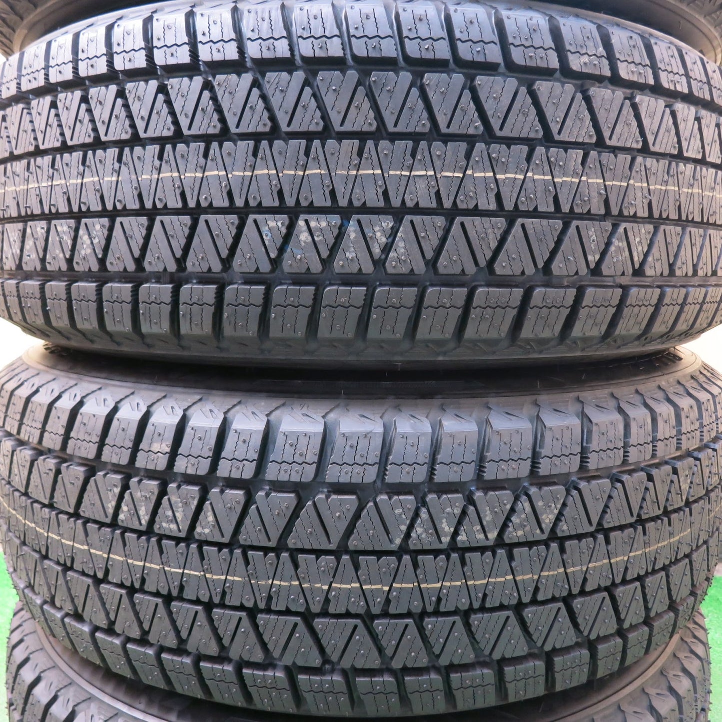 [送料無料]未使用！21年★スタッドレス 225/60R18 ブリヂストン ブリザック DM-V3 BALMINUM バルミナ 18インチ PCD114.3/5H★3032502ヒス