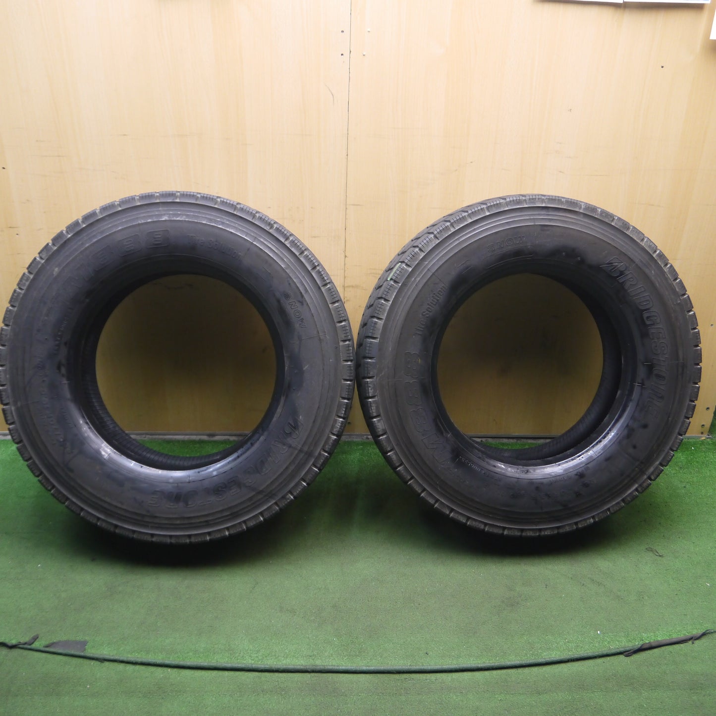 *送料無料*新車外し！ほぼ未使用！23年★トラック タイヤ 265/70R19.5 140/138J ブリヂストン M888 ミックス オールシーズン 19.5インチ★3121103KKスタ