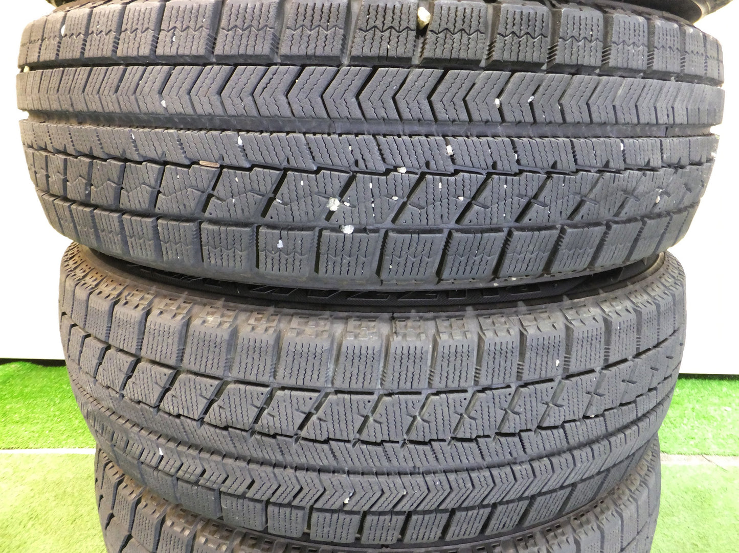 [送料無料]バリ溝！18年！8.5分★スタッドレス 155/65R14 ブリヂストン ブリザック VRX タイヤ 14インチ タント ムーヴ ワゴンR 等 軽自動車★2071109Hスタ