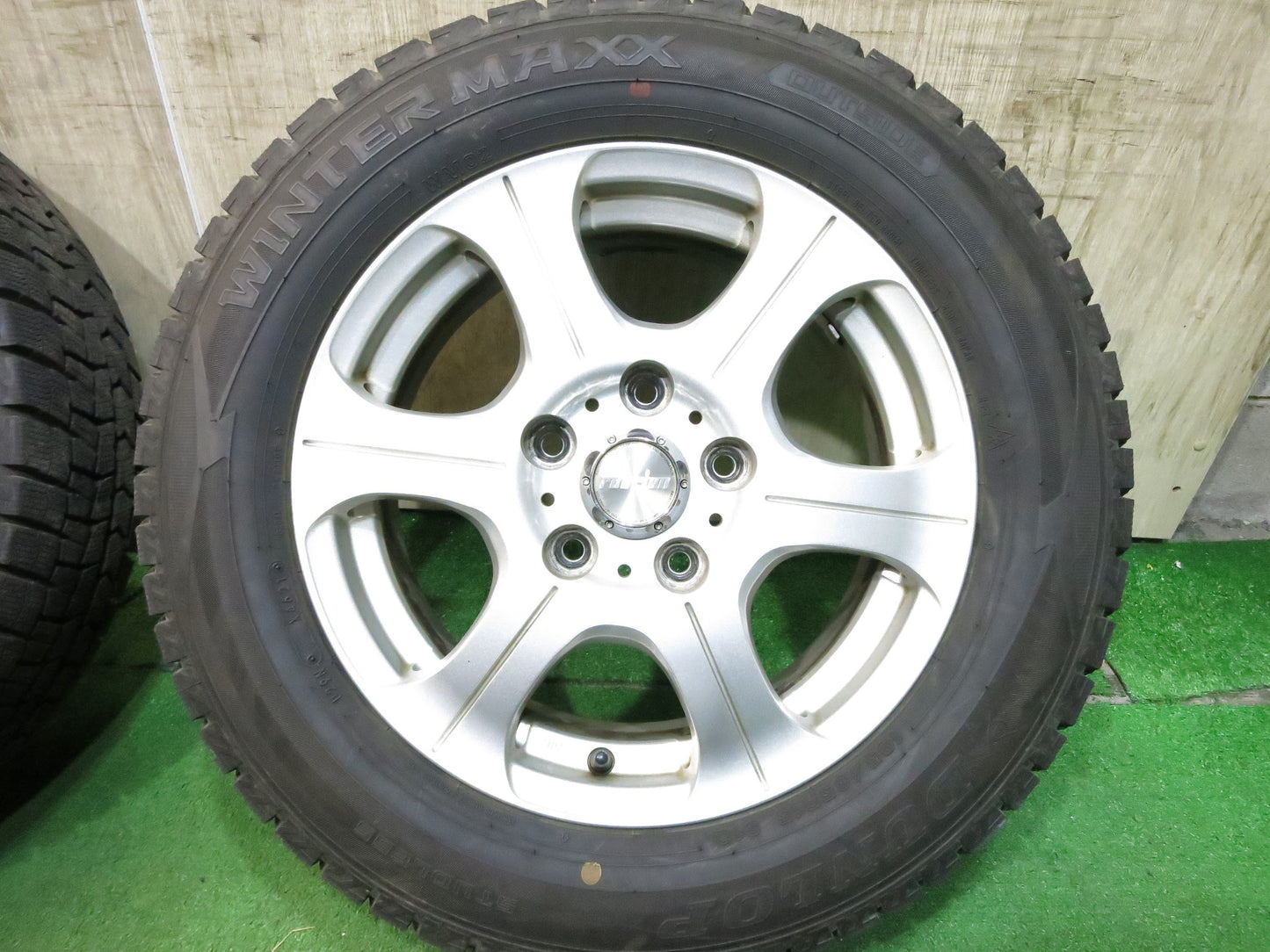 [送料無料]超バリ溝！21年！キレイ！ほぼ10分★スタッドレス 195/65R15 ダンロップ ウインターマックス WM02 ravrion ラブリオン PCD114.3/5H★2121416Hス