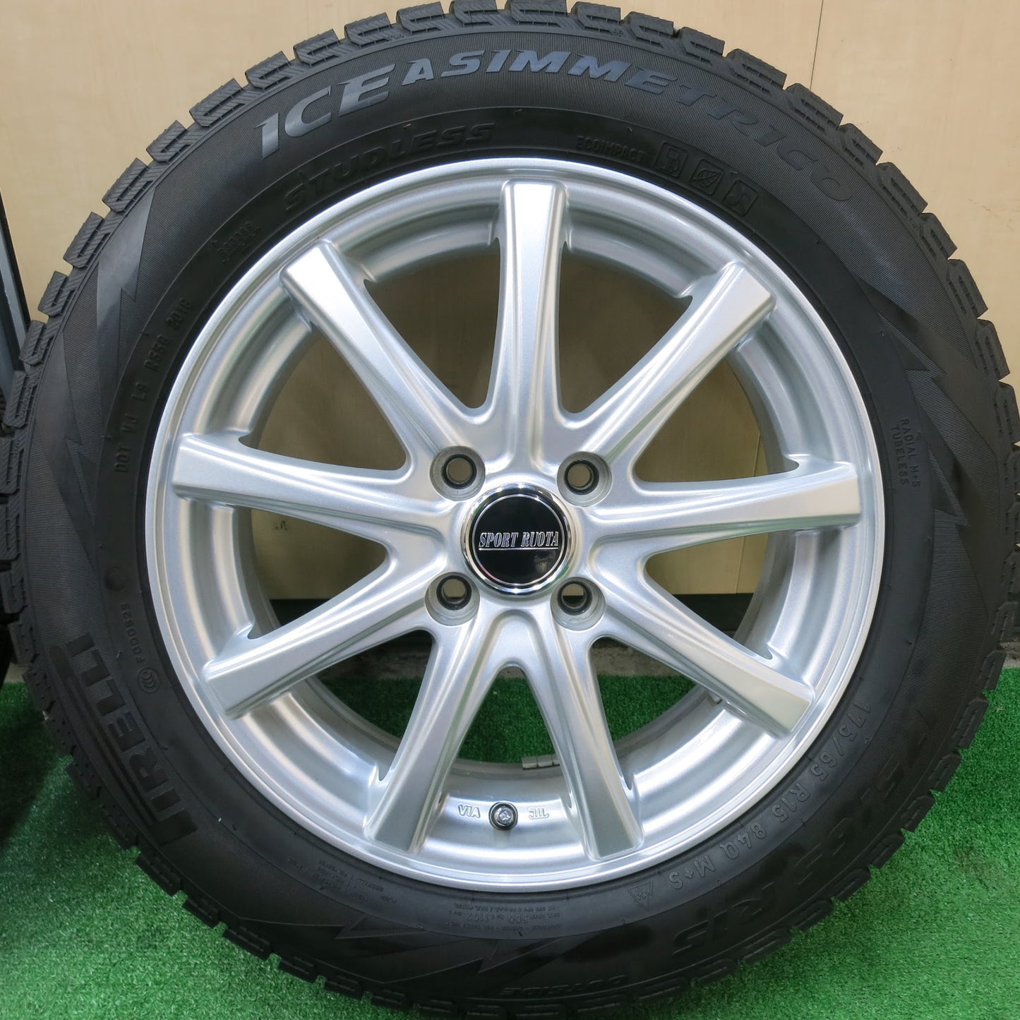 [送料無料]バリ溝！キレイ！9分★スタッドレス 175/65R15 ピレリ アイスアシンメトリコ SPORT RUOTA 15インチ PCD100/4H★3033001ヒス