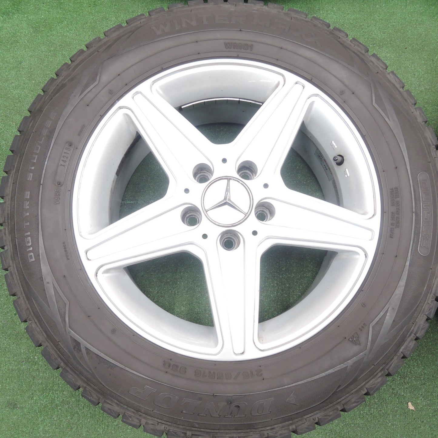 [送料無料] バリ溝！8.5分★ベンツ 等 AGA TARGA 215/65R16 スタッドレス ダンロップ ウインターマックス WM01 PCD112/5H★3120206HAス