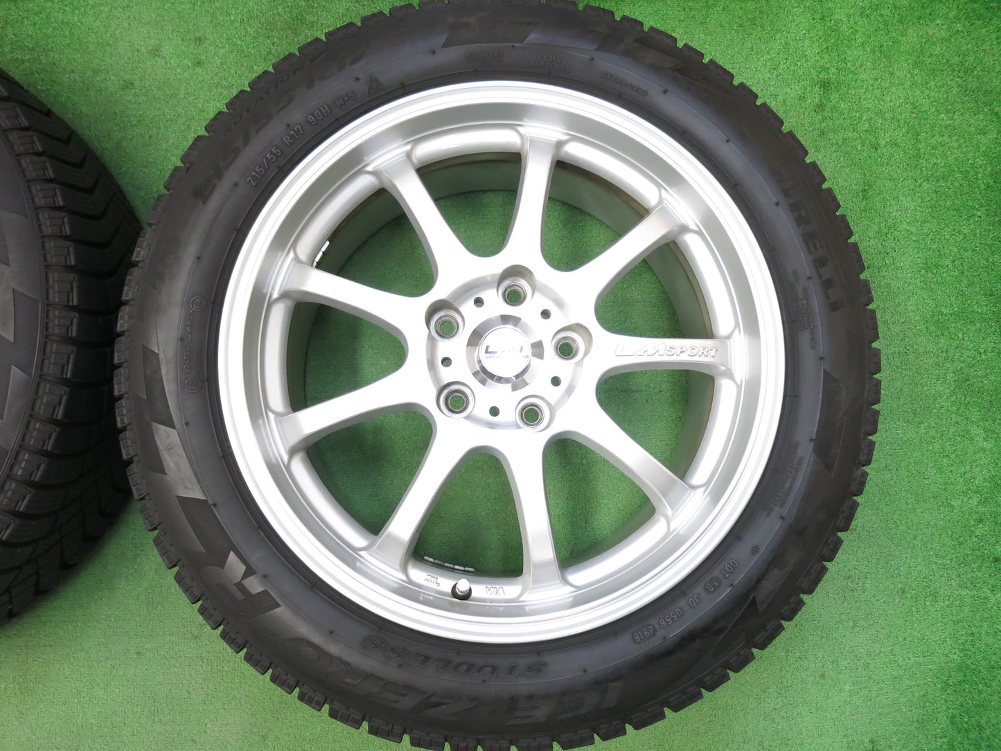 [送料無料]バリ溝！キレイ！9.5分★スタッドレス 215/55R17 ピレリ アイス ゼロ R LM SPORT LMスポーツ 17インチ PCD114.3/5H★3031101ヒス