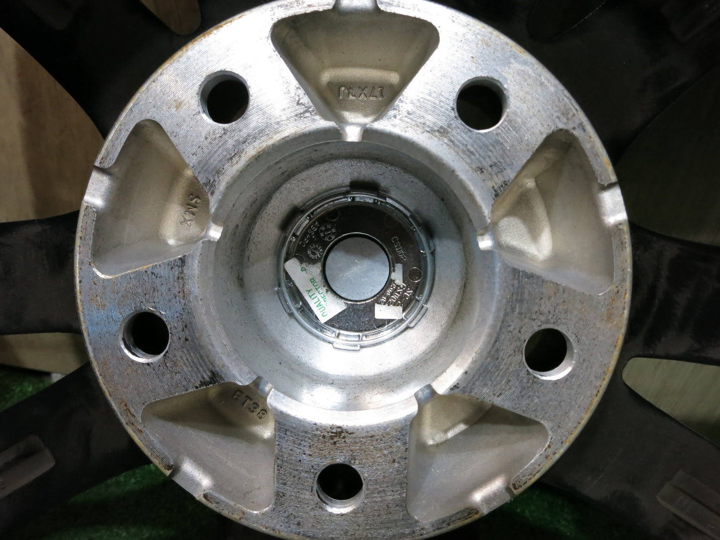[送料無料]バリ溝！キレイ！9.5分以上★スタッドレス 225/55R17 ヨコハマ アイスガード iG60 SIBILLA NEXT L-5 シビラ 17インチ PCD114.3/5H★2120201Hス