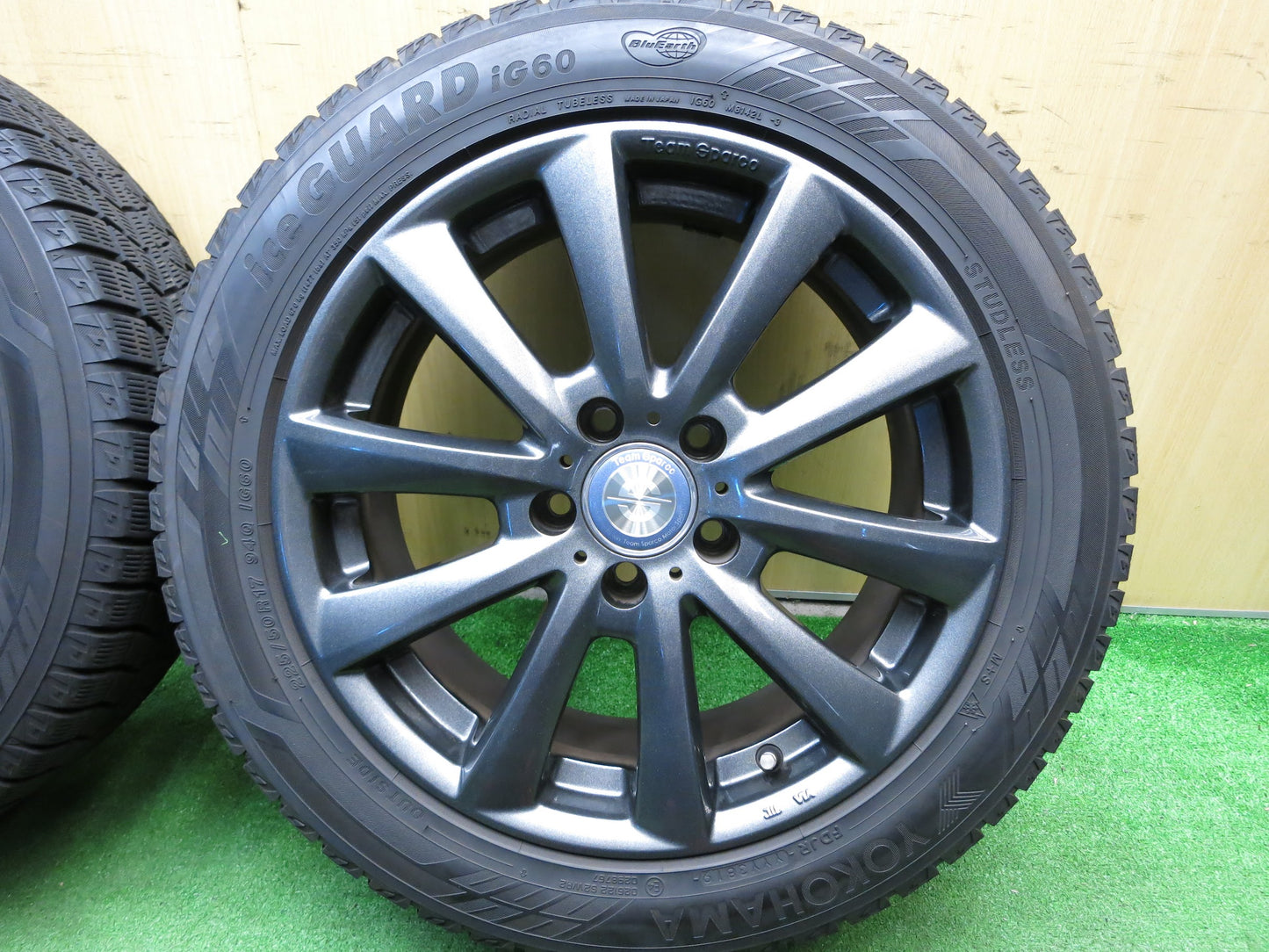 [送料無料]バリ溝！19年！キレイ！9.5分★アウディ 等 Team Sparco 225/50R17 スタッドレス ヨコハマ アイスガード iG60 チームスパルコ PCD112/5H★2112104Hス