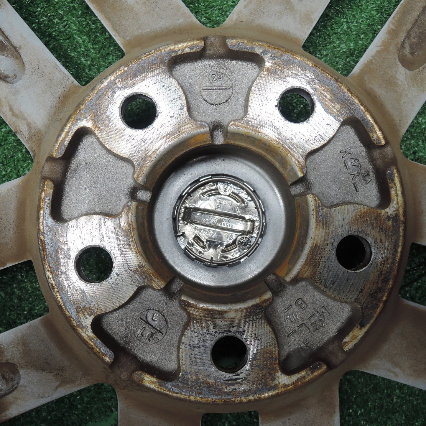 [送料無料]バリ溝！キレイ！9.5分★日産 ジューク 純正 215/55R17 トーヨー トランパス MPZ 17インチ PCD114.3/5H★3110204TNノ