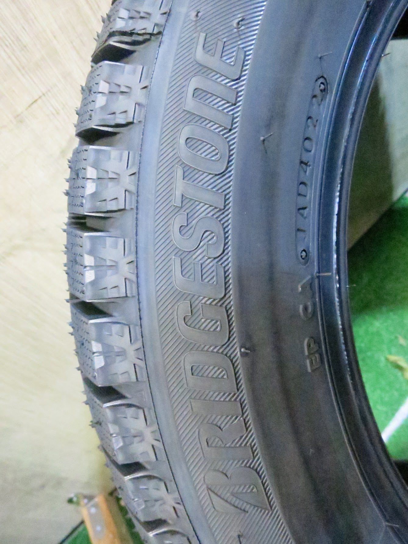 [送料無料]未使用！22年★スタッドレス 185/60R15 ブリヂストン アイスパートナー2 タイヤ 15インチ フィット スイフト ヴィッツ アクア 等★3031003Hスタ
