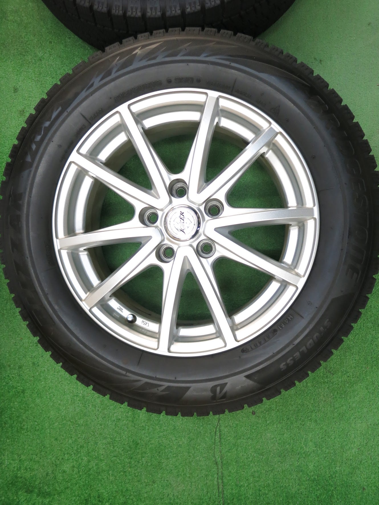 [送料無料]バリ溝！19年！9.5分★スタッドレス 215/60R16 ブリヂストン ブリザック VRX2 JOKER weds ジョーカー 16インチ PCD114.3/5H★3030404ヒス