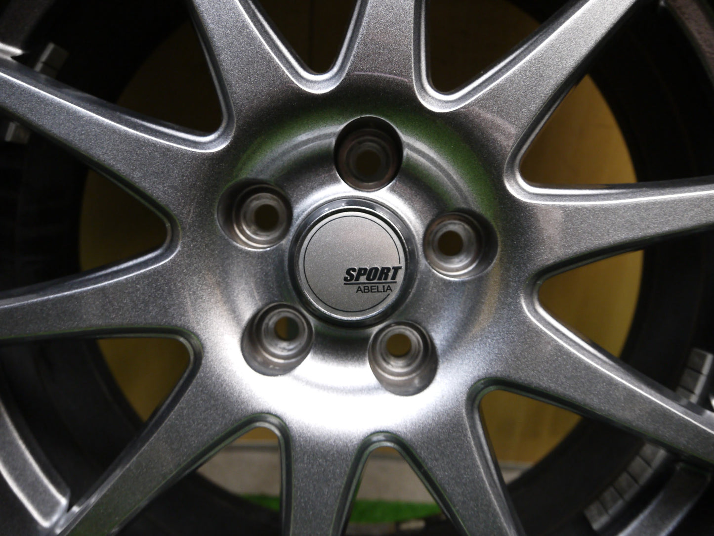 [送料無料]バリ溝！20年！キレイ！9.5分以上★スタッドレス 225/60R17 ヨコハマ アイスガード iG50 プラス SPORT AVELIA 17インチ PCD100/5H★2022602ヤス