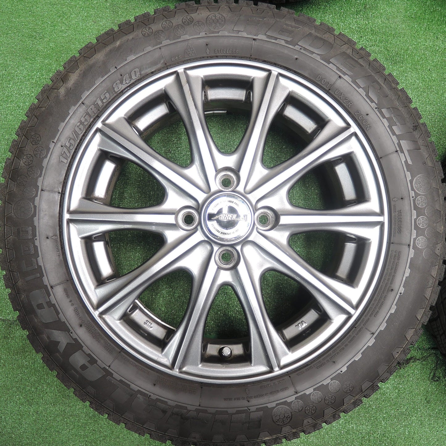 [送料無料]バリ溝！キレイ！9.5分★スタッドレス 175/65R15 フェデラル ヒマラヤ ICEO AXEL アクセル 15インチ PCD100/4H★3101913TNス