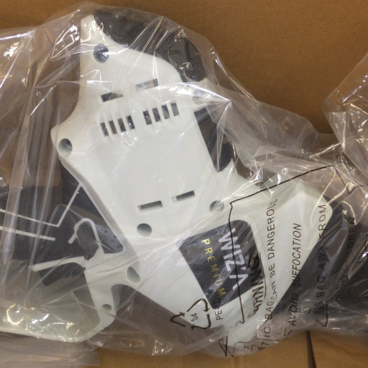 [送料無料] 未使用★アークランズ ウイザ WIZ'A 充電式ハンディチェーンソーセット WZ-18HCS DIY用★