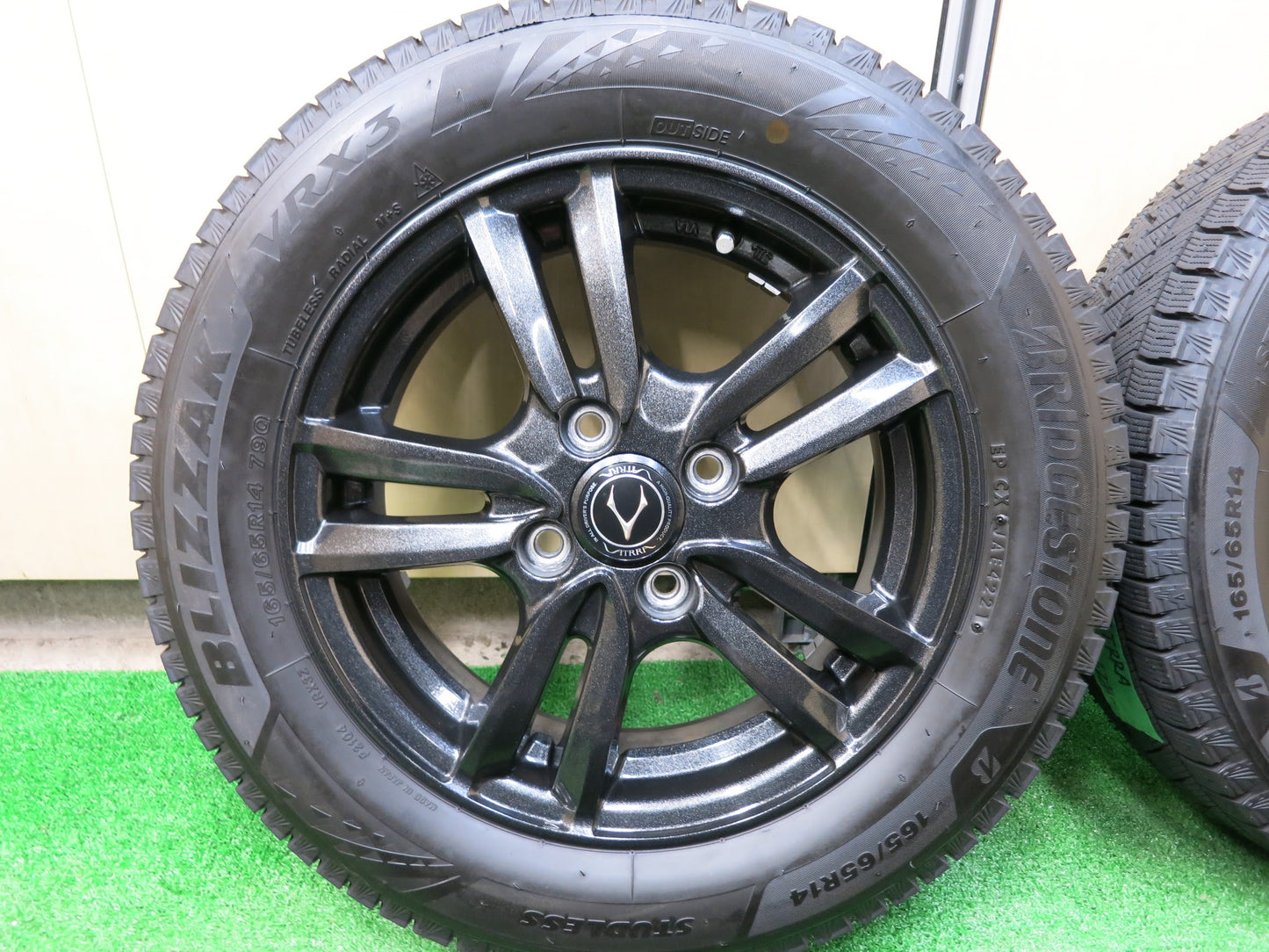 [送料無料]バリ溝！21年！キレイ！ほぼ10分★スタッドレス 165/65R14 ブリヂストン ブリザック VRX3 VATRRA バトラ 14インチ PCD100/4H★2121203ヒス
