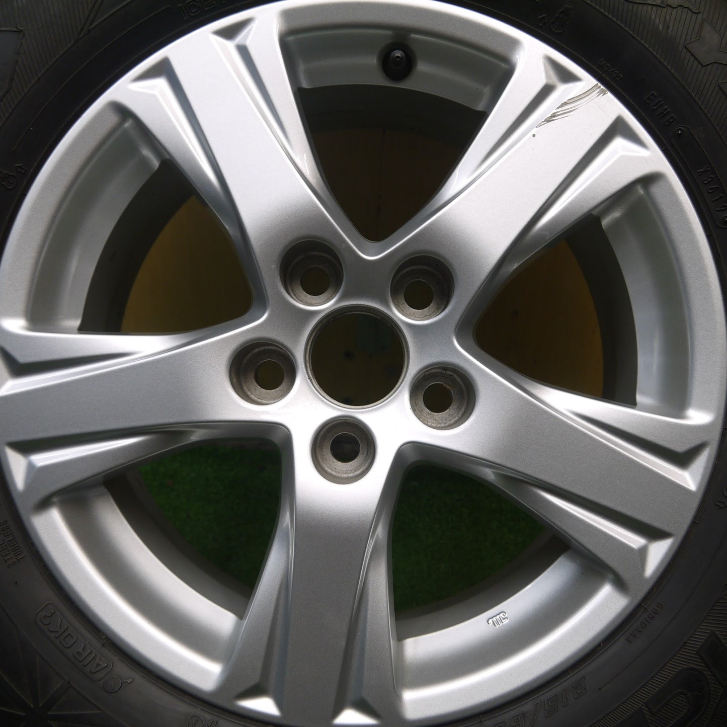 [送料無料]超バリ溝！19年！9.5分以上★トヨタ 30系 アルファード 純正 215/65R16 スタッドレス グッドイヤー アイスナビ6 16インチ PCD114.3/5H★3083004Hス