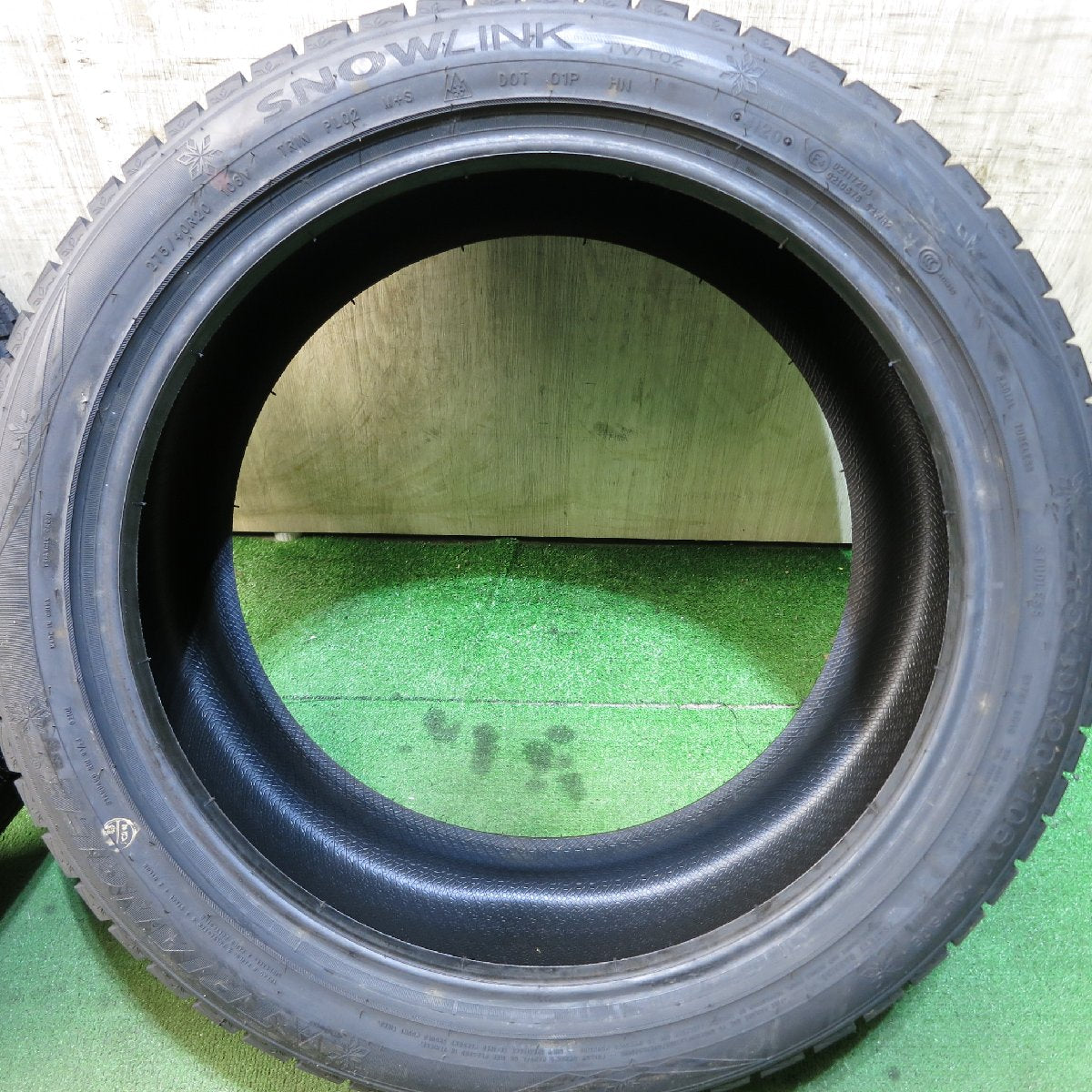 [送料無料]未使用！20年★スタッドレス 275/40R20 トライアングル SNOWLINK タイヤ 20インチ レクサス BMW 等★3062114Hスタ