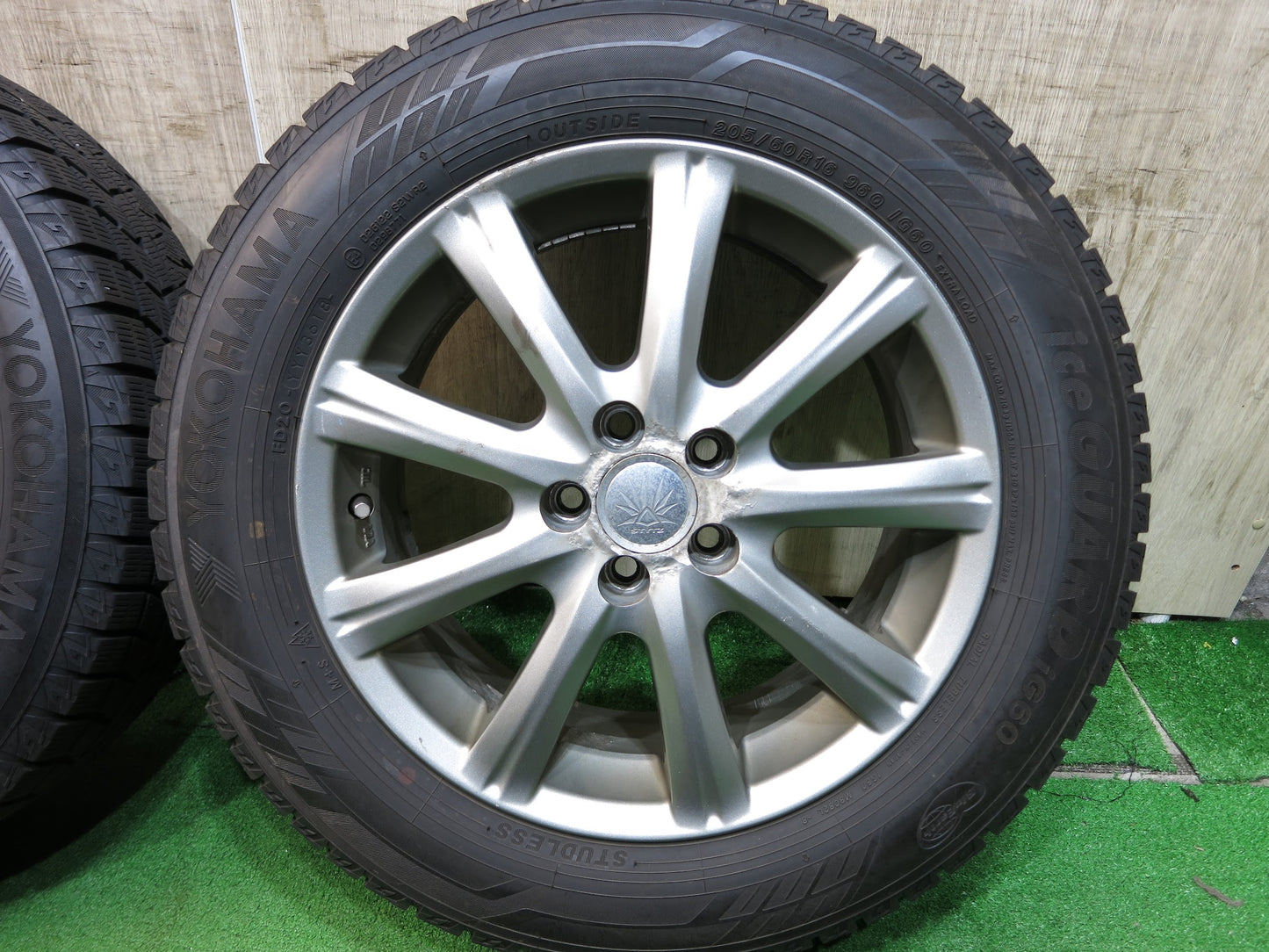 [送料無料]バリ溝！18年！9.5分★スタッドレス 205/60R16 ヨコハマ アイスガード iG60 STYTZ 社外 アルミ 16インチ PCD100/5H★2101806Hス