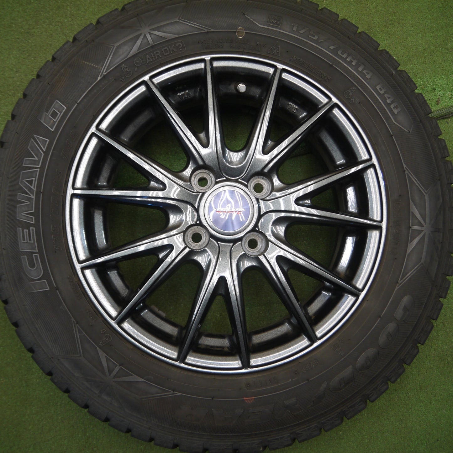 *送料無料* バリ溝！キレイ！8.5分★スタッドレス 175/70R14 グッドイヤー アイスナビ6 VELVA SPORTZ ヴェルヴァ 14インチ PCD100/4H★4021413Hス