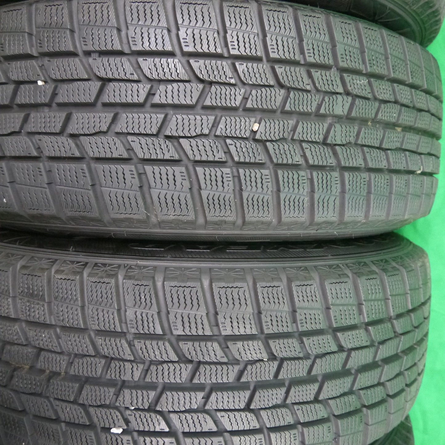 [送料無料]超バリ溝！キレイ！9.5分以上★LOXARNY SPORT BADX 215/60R17 スタッドレス グッドイヤー アイスナビ6 ロクサーニ 17インチ PCD114.3/5H★3062402Iス