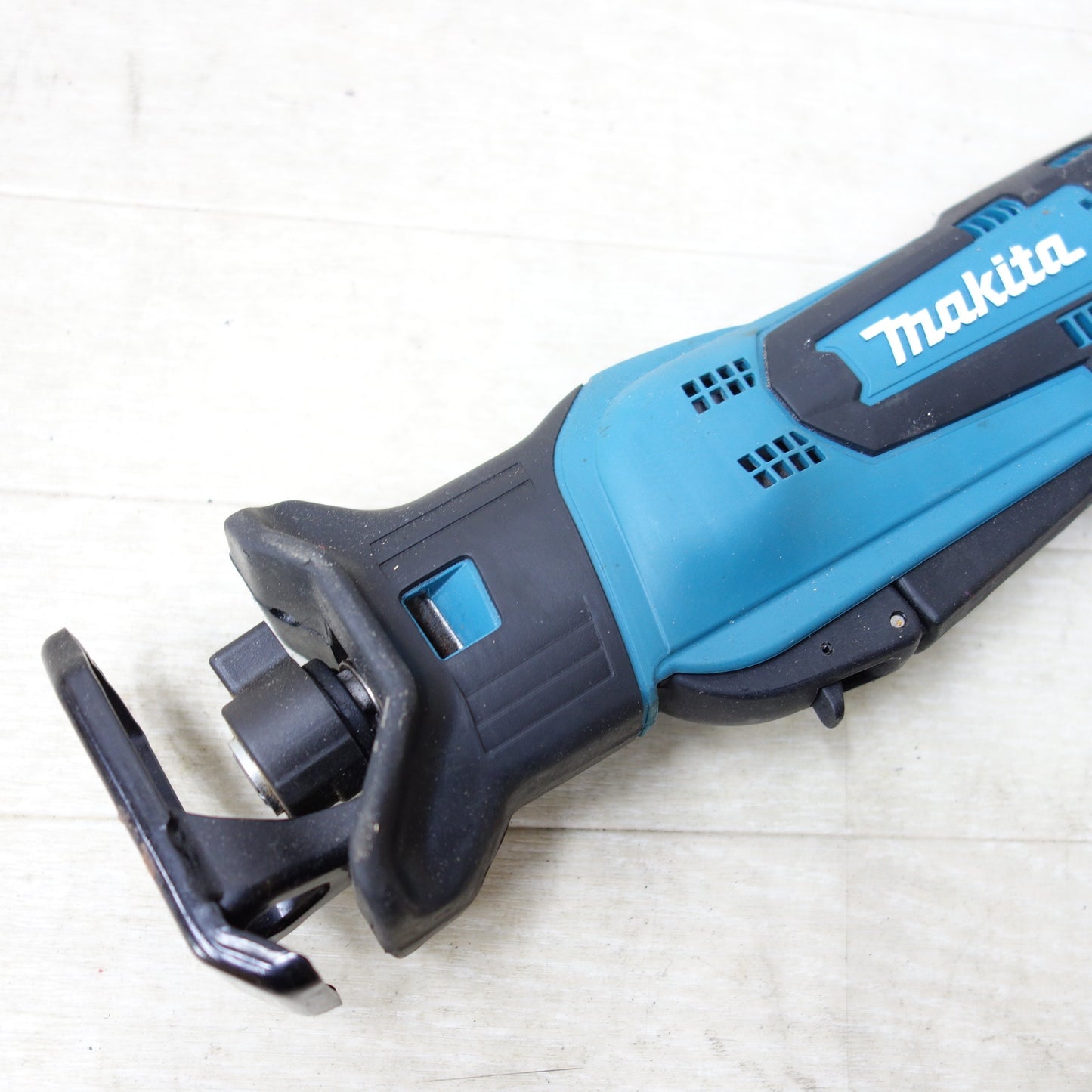 [送料無料] キレイ◆makita マキタ 充電式レシプロソー JR184DT 18V 切断機 電動工具 セーバーソー 本体のみ◆