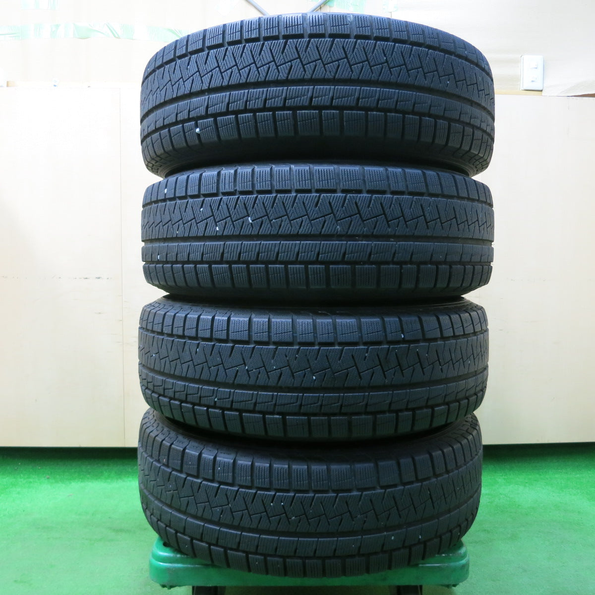 *送料無料*バリ溝！綺麗！9.5分以上★スタッドレス 225/65R17 ピレリ アイスアシンメトリコ プラス SMACK ENKEI スマック エンケイ PCD114.3/5H★4010413イス