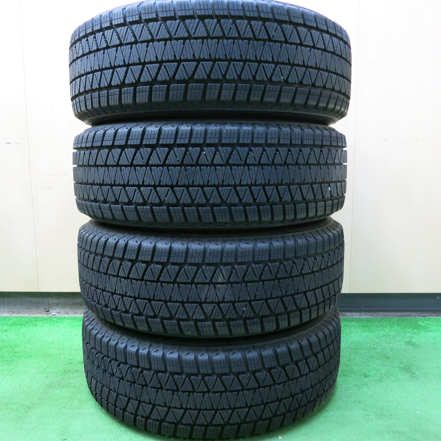 [送料無料]バリ溝！19年！キレイ！9.5分★スタッドレス 225/65R17 ブリヂストン ブリザック DM-V3 社外 アルミ ホイール 17インチ PCD114.3/5H★3062703ヒス