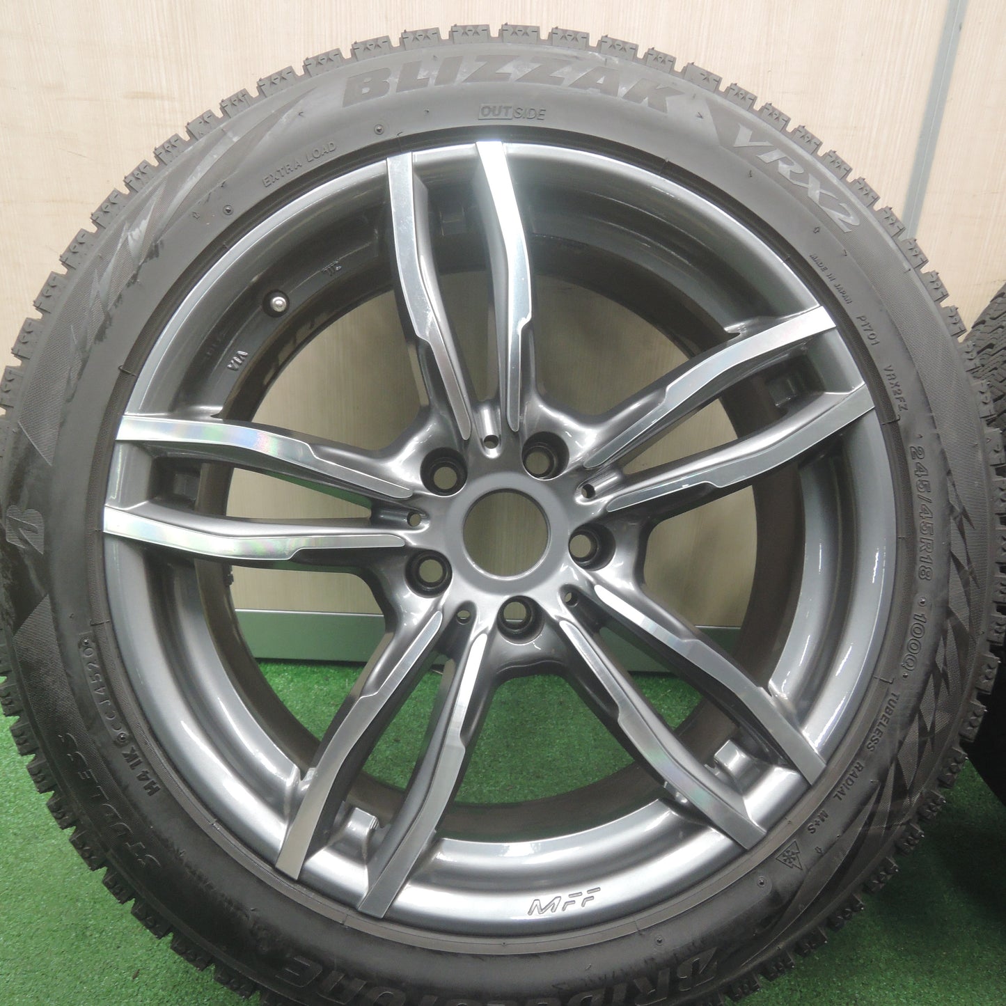 *送料無料*バリ溝！20年！キレイ！9.5分★BMW ベンツ 等  MAK LUFT FF 245/45R18 スタッドレス ブリヂストン ブリザック VRX2 18インチ PCD112/5H★3111401TNス