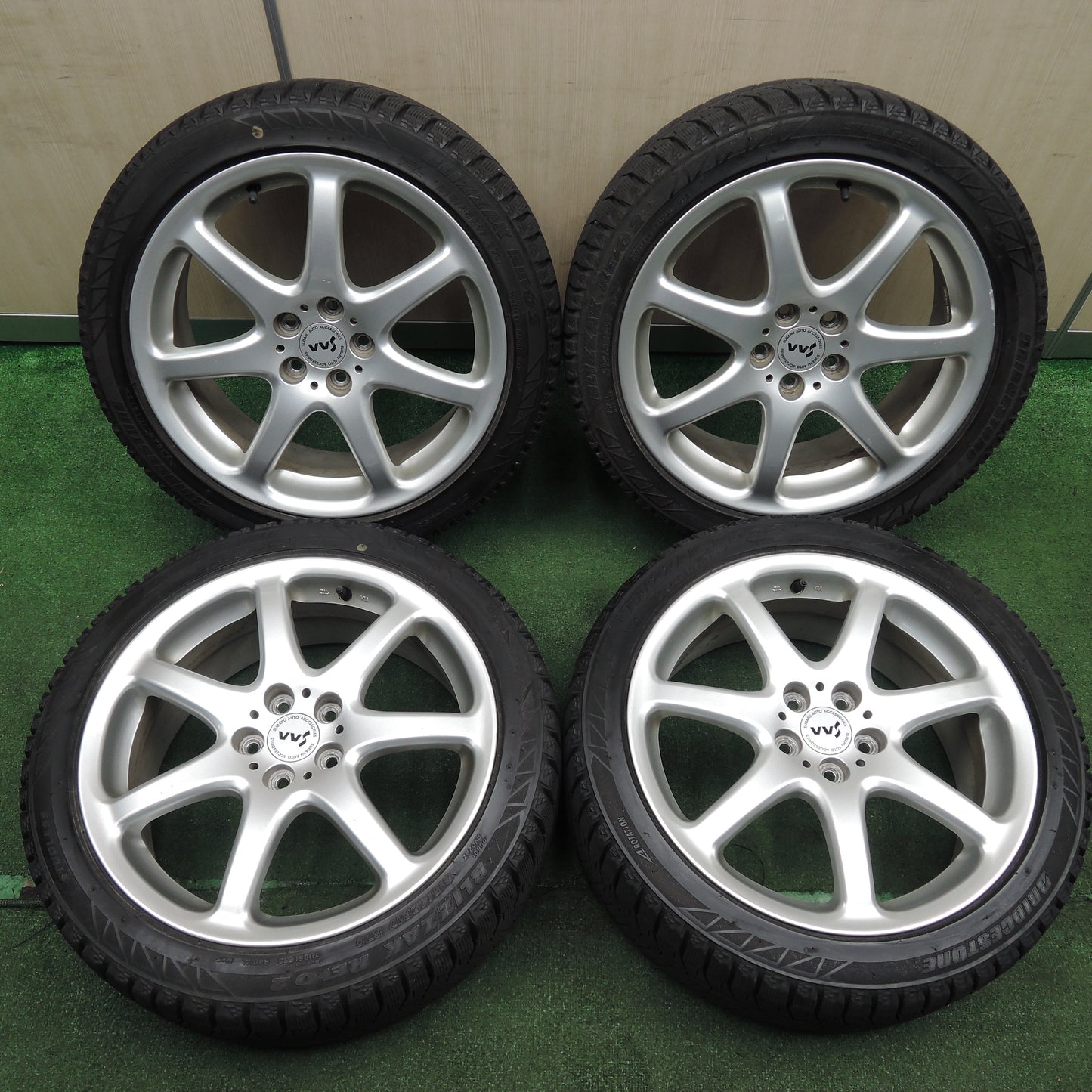 *送料無料*バリ溝！キレイ！8.5分★スバル レガシィ 純正 OP SAA 215/45R17 スタッドレス ブリヂストン ブリザック REVO2 17インチ PCD100/5H★3121201NJス