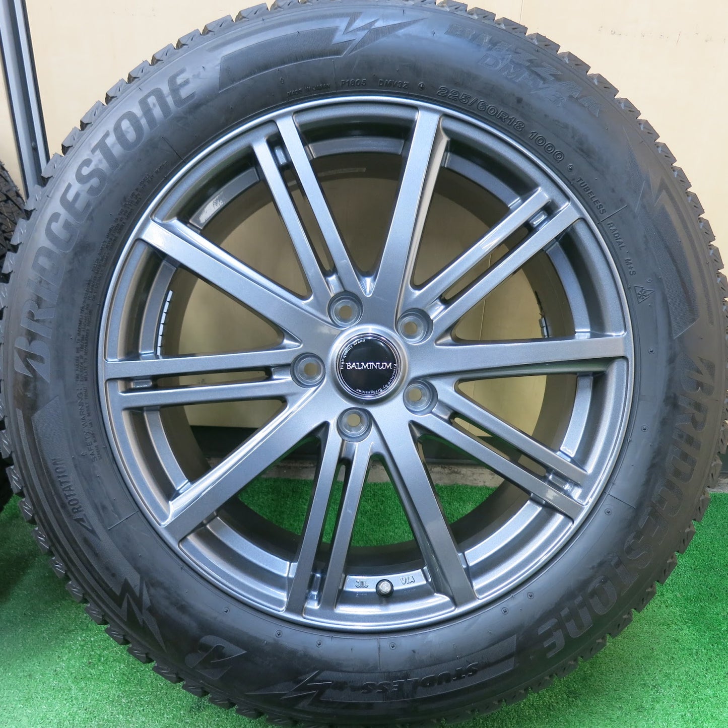 [送料無料]未使用！21年★スタッドレス 225/60R18 ブリヂストン ブリザック DM-V3 BALMINUM バルミナ 18インチ PCD114.3/5H★3032502ヒス