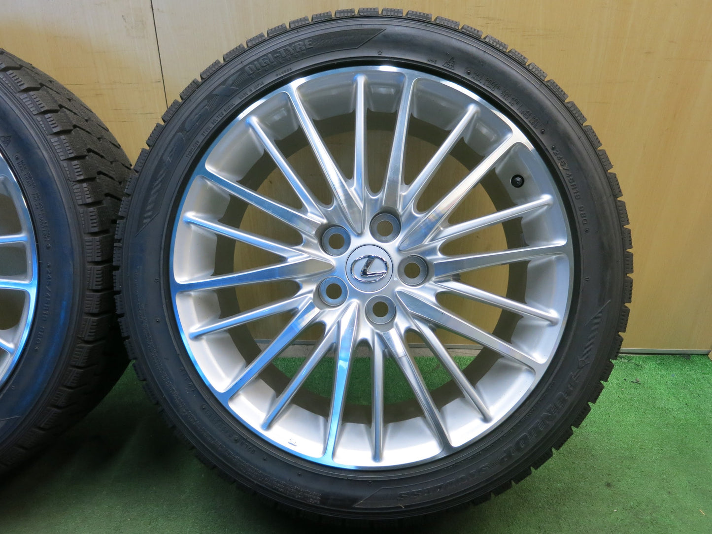 [送料無料]超バリ溝！ほぼ10分★レクサス LS 純正 245/45R19 スタッドレス ダンロップ DSX 19インチ PCD120/5H★0111109ヨス